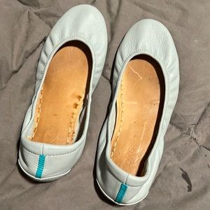 Size 9 Cool Grey Tieks
